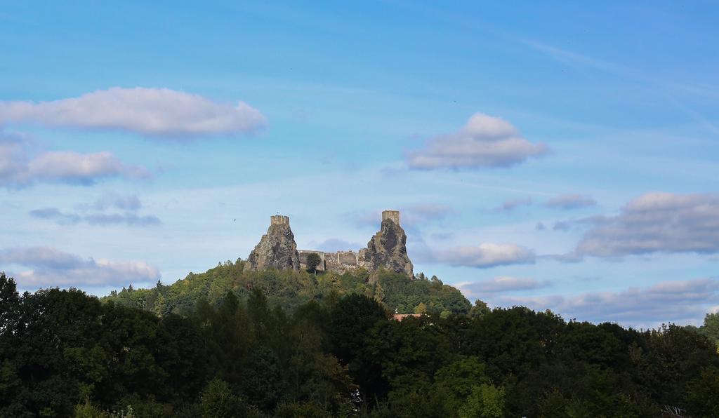 ホテル Penzion Recall Troskovice エクステリア 写真