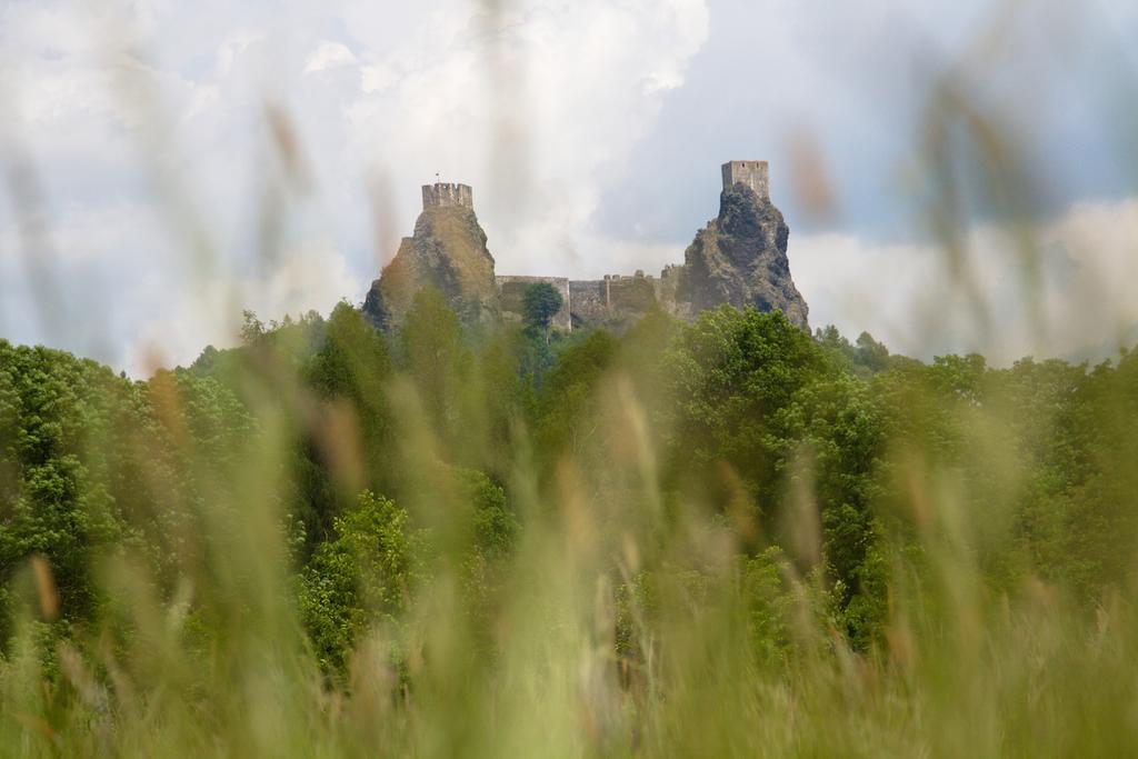 ホテル Penzion Recall Troskovice エクステリア 写真