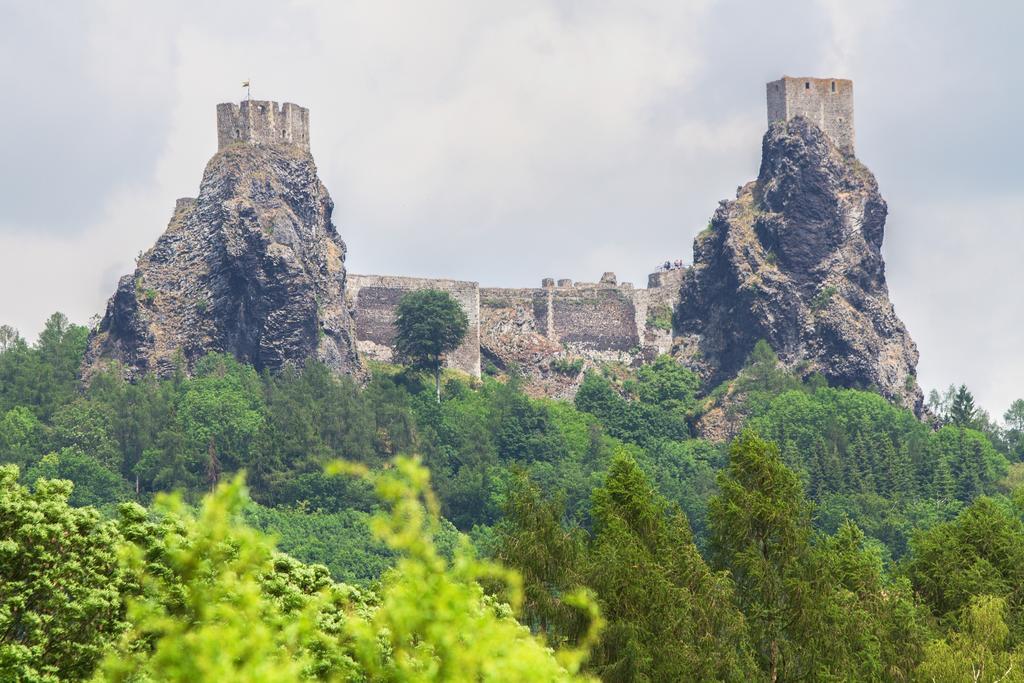 ホテル Penzion Recall Troskovice エクステリア 写真